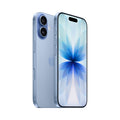 Photo officielle Apple de iPhone 17 en Mist Blue